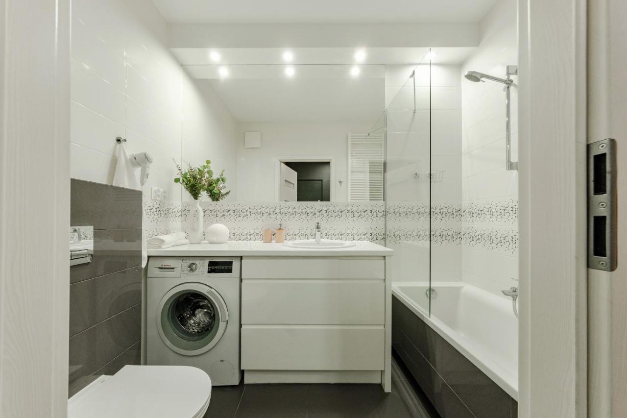 Studio Wola Apartament Kasprzaka - Wifi + Smart Tv Warszawa Eksteriør billede
